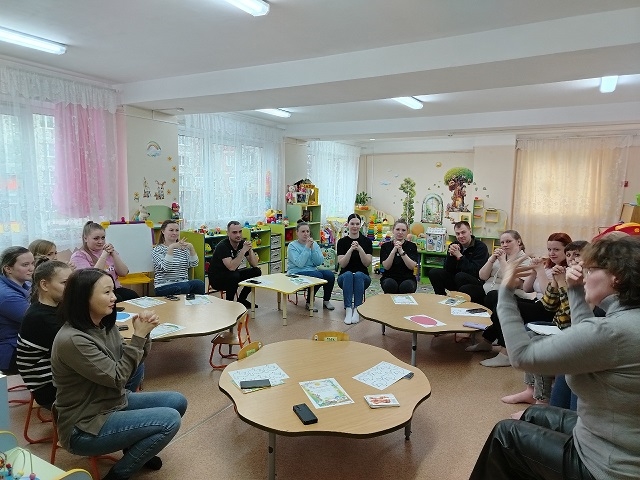 Мастер - класс для родителей "Польза артикуляционной гимнастики" Мастер - класс для родителей "Польза артикуляционной гимнастики".
